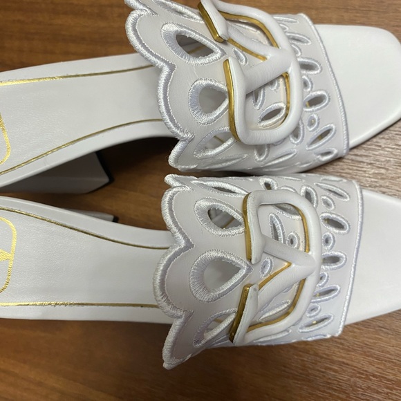 Valentino Garavani ateleir san Gallo 08 edition lasercut leather sandal  37.5 - Picture 4 of 10